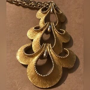 Vintage Trifari Necklace & Pendant